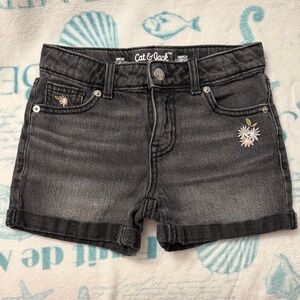 5️⃣ FOR 2️⃣0️⃣ SALE 🏷️ Cat & Jack Kids Charcoal Denim Short Size M (8)